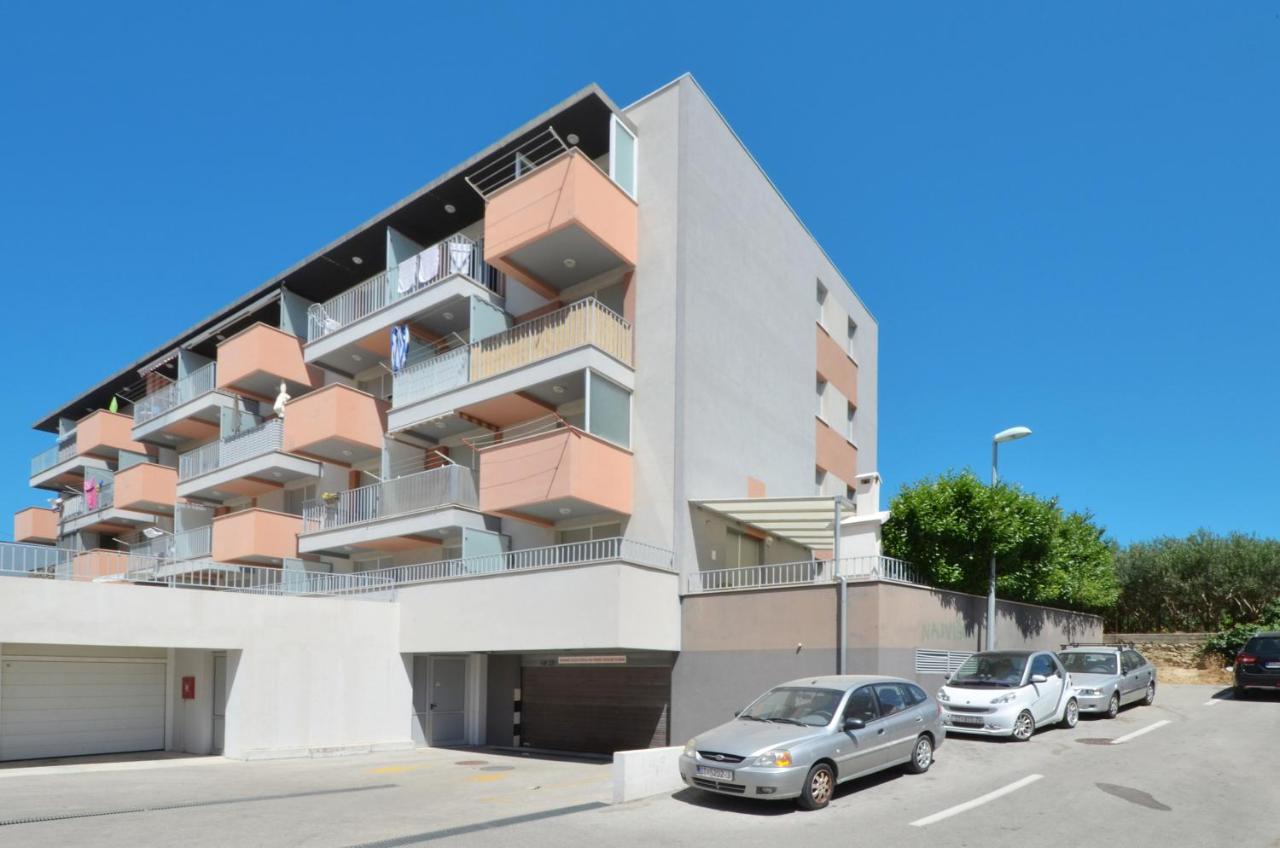 Luka Apartment