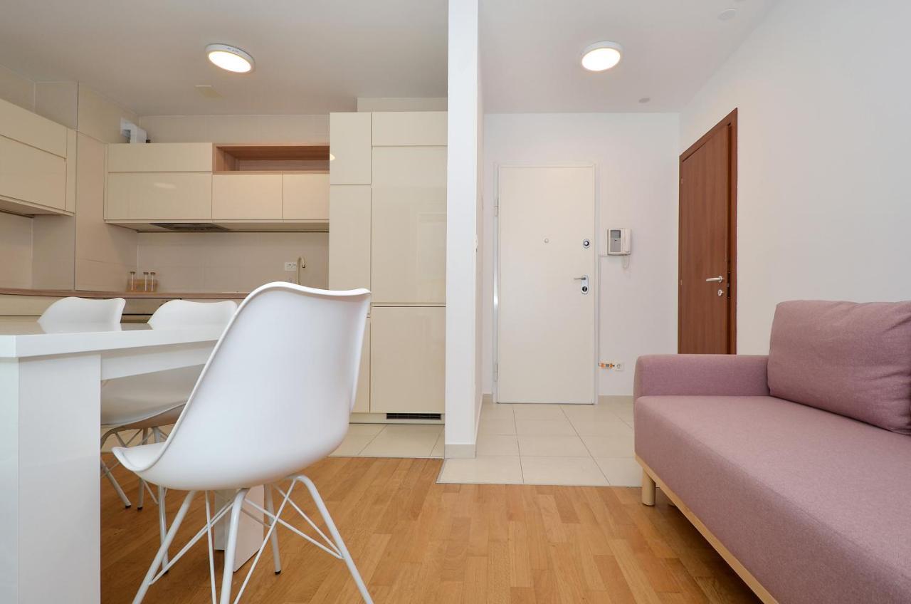 Luka Apartment *